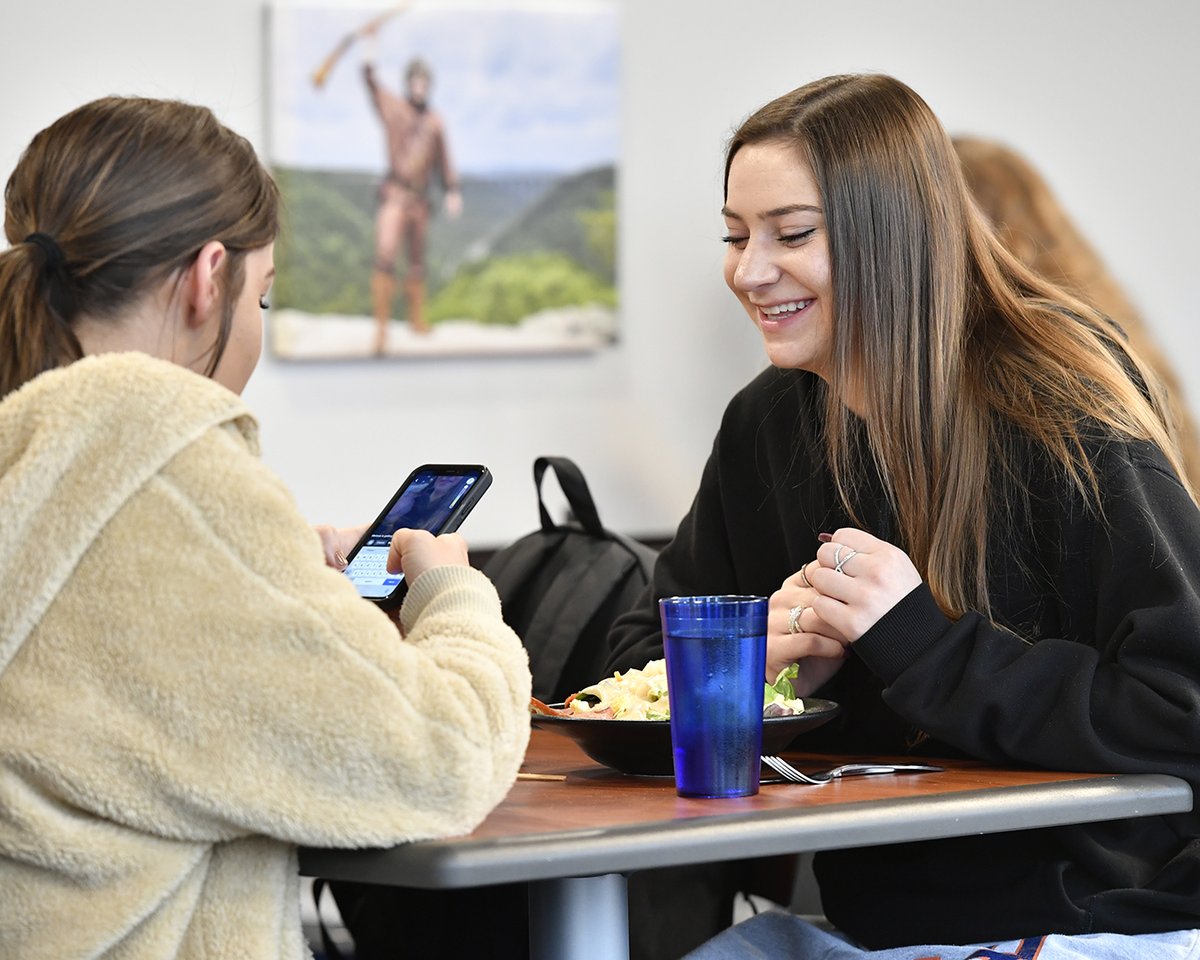 Last chance to make your voice heard! 🎤

Take our satisfaction survey and tell us about your
experiences in the WVU dining halls ⬇️

go.wvu.edu/Dining-Survey-…