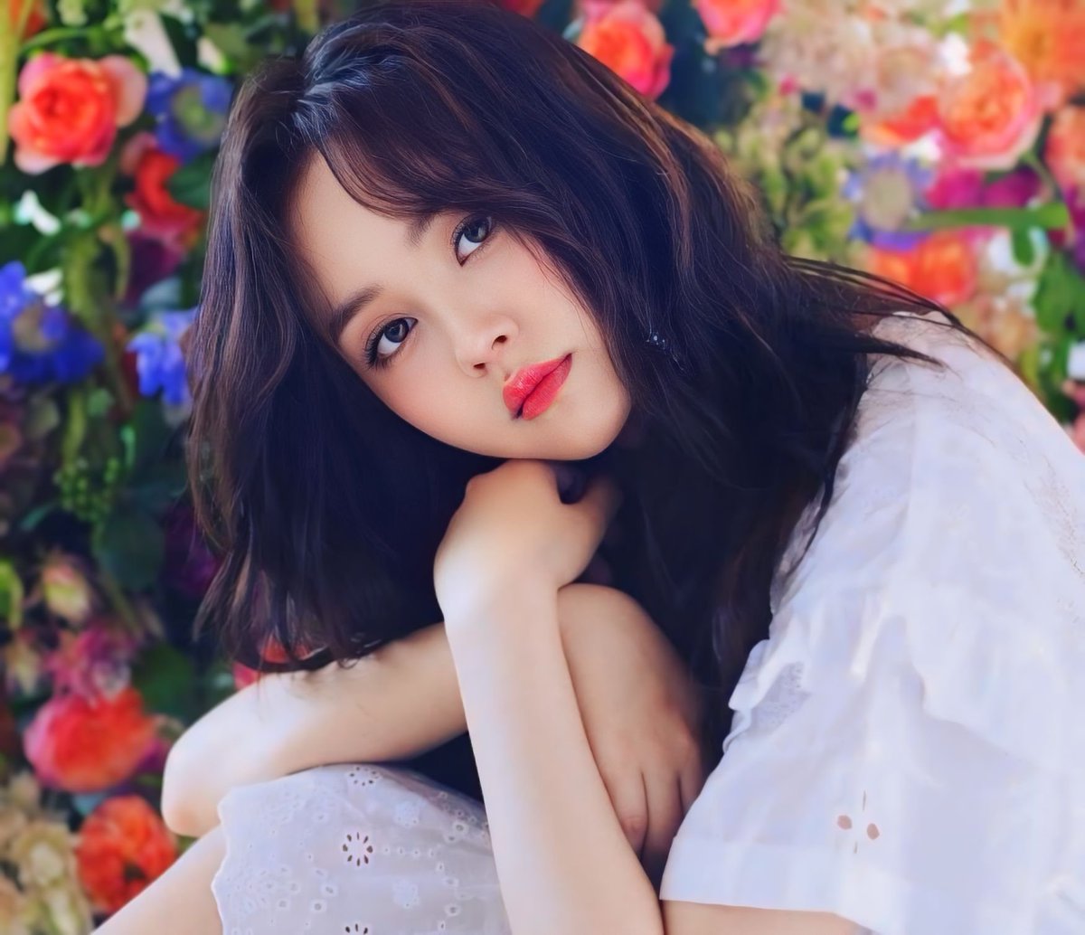 sohyun + flowers = ❀perfect combo❀ #KimSoHyun #김소현 #キム・ソヒョン