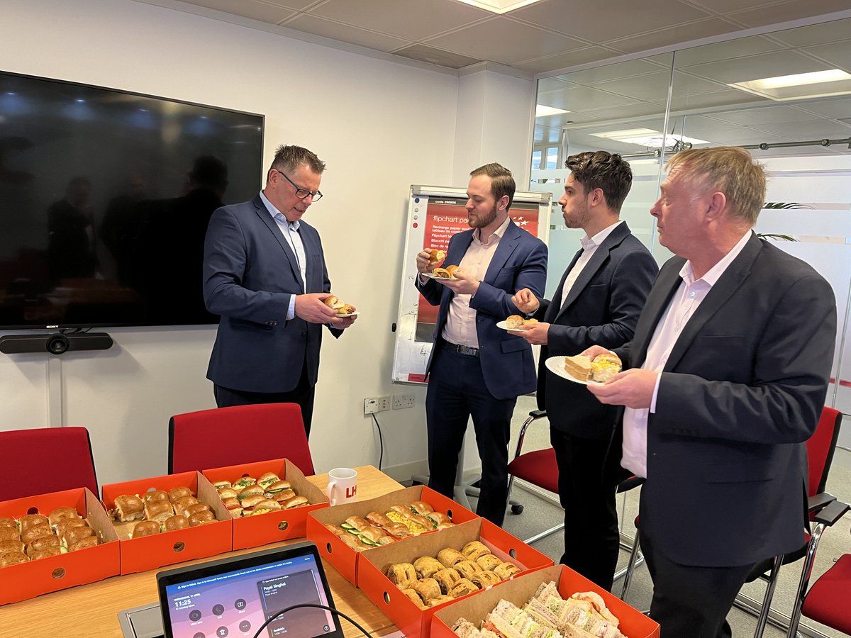 🙌 Our Uxbridge office was buzzing this morning as some of the companies appointed to our brand-new Refurbishment &amp; Modernisation (RM3) #framework joined us for the #framework launch meeting and presentation. Learn about RM3👉lse.lhcprocure.org.uk/frameworks/con… Also look at these pics👇