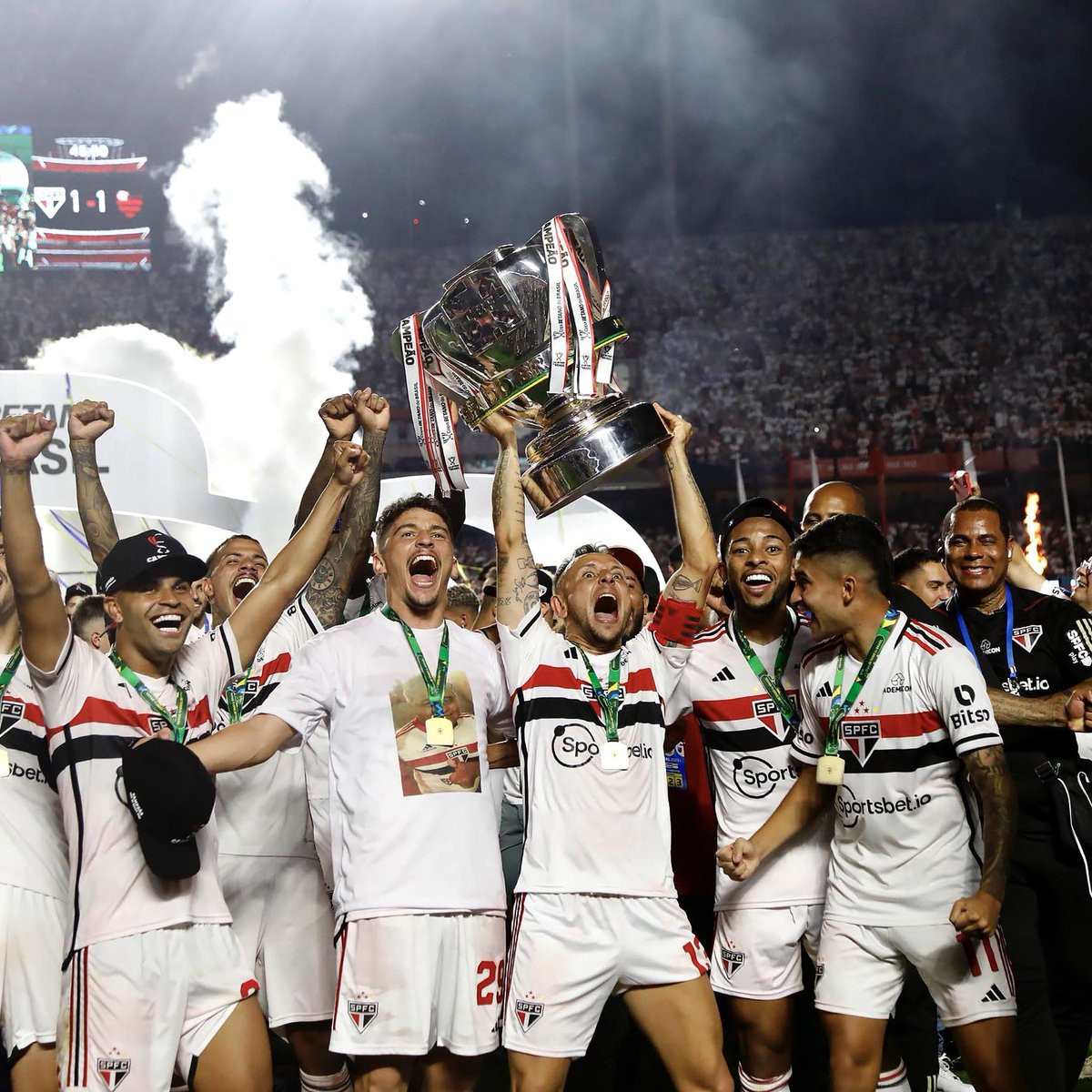 Atual campeão da Copa do Brasil, o São Paulo conhece nesta quarta-feira (17) o seu adversário na Terceira Fase da competição de 2024. O sorteio acontece às 14h30, com transmissão da CBF TV, no YouTube. #SuperCampeãoDeTudo #VamosSãoPaulo 🇾🇪