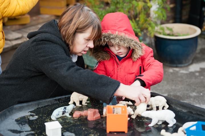 Calling all Early Years Practitioners - lots of events and courses for practitioners this term - for more information visit our website dorkingnurseryschool.co.uk/page/?title=Ea…
Lots on offer - Supporting Transitions, New to Early Years, Visitors Mornings
 #WeAreDorking