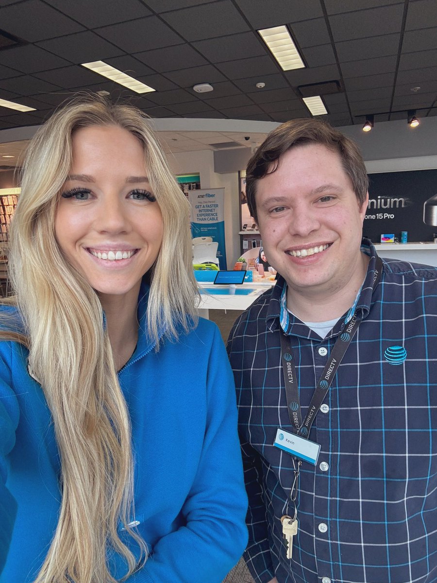 SHeather_'s tweet image. Wanted to show out one of my team members: Kevin. Thanks for being with AT&amp;amp;T for 10 years and being the best part of AT&amp;amp;T!! @KAMOkonnects #imMOrtals #MOmentum #DesPeresMO @KattiaS_Ramirez @ErickJBush #Recognition