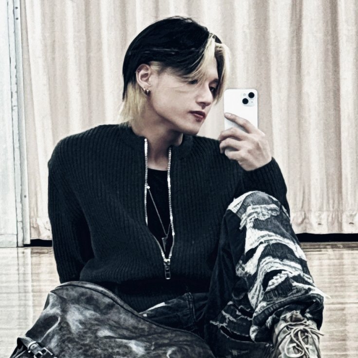 ᅠ

ᅠ

ᅠ

━━━━━━ Have a nice evening, darlings.

ᅠ

ᅠ

ᅠ