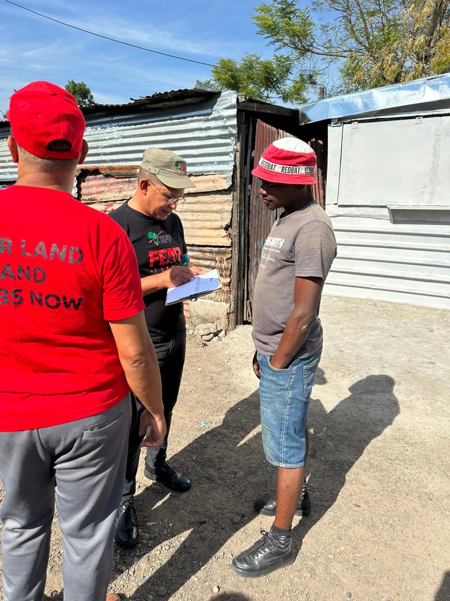 EFFWesternCape_'s tweet photo. ♦️In Pictures♦️

@nazier_paulsen, Convener of Cape Winelands Regional Elections Task Force together with the Regional Deputy Secretary and ground forces doing door to door in Chester Williams Informal Settlement in Ward 27 #VoteEFF2024 #OurLandAndJobsNow #StopLoadshedding https://t.co/qRdcur0zjT