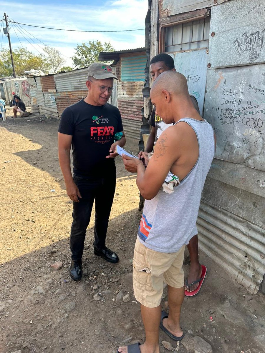 EFFWesternCape_'s tweet photo. ♦️In Pictures♦️

@nazier_paulsen, Convener of Cape Winelands Regional Elections Task Force together with the Regional Deputy Secretary and ground forces doing door to door in Chester Williams Informal Settlement in Ward 27 #VoteEFF2024 #OurLandAndJobsNow #StopLoadshedding https://t.co/qRdcur0zjT