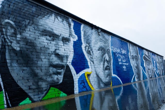 🏆🏆 League wins for both the men & women’s teams. A dream outcome for #Pompey’s 125th anniversary season. Really proud of the @PompeyTrust’s contributions to the 125 celebrations too, with the statue & street art mural. We’ve got one more project to cap off the season too…