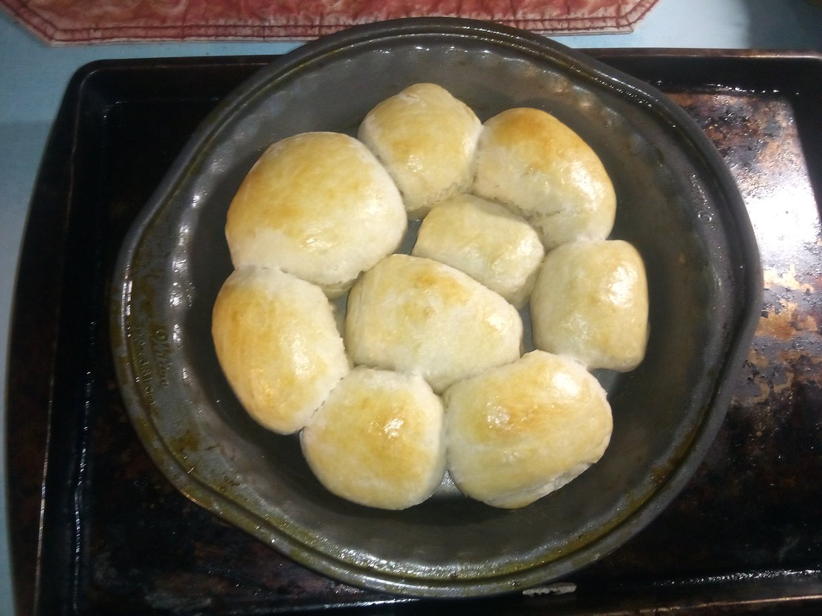 Would you like some Sourdough Dinner Rolls?? 🥐🥖