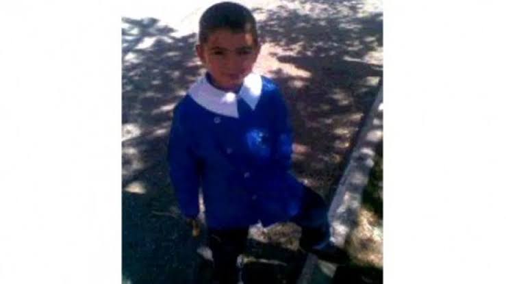 Derviş Boztaş: 19 Aralık 2014 Kayseri Bünyan'da 8 yaşındaki ilkokul 2. sınıf öğrencisi #DervişBoztaş'ı okuldan geldikten sonra evinin bahçesinde kurt kırması tasmasız başıboş bir köpek parçalayarak öldürdü. milliyet.com.tr/gundem/8-yasin…
