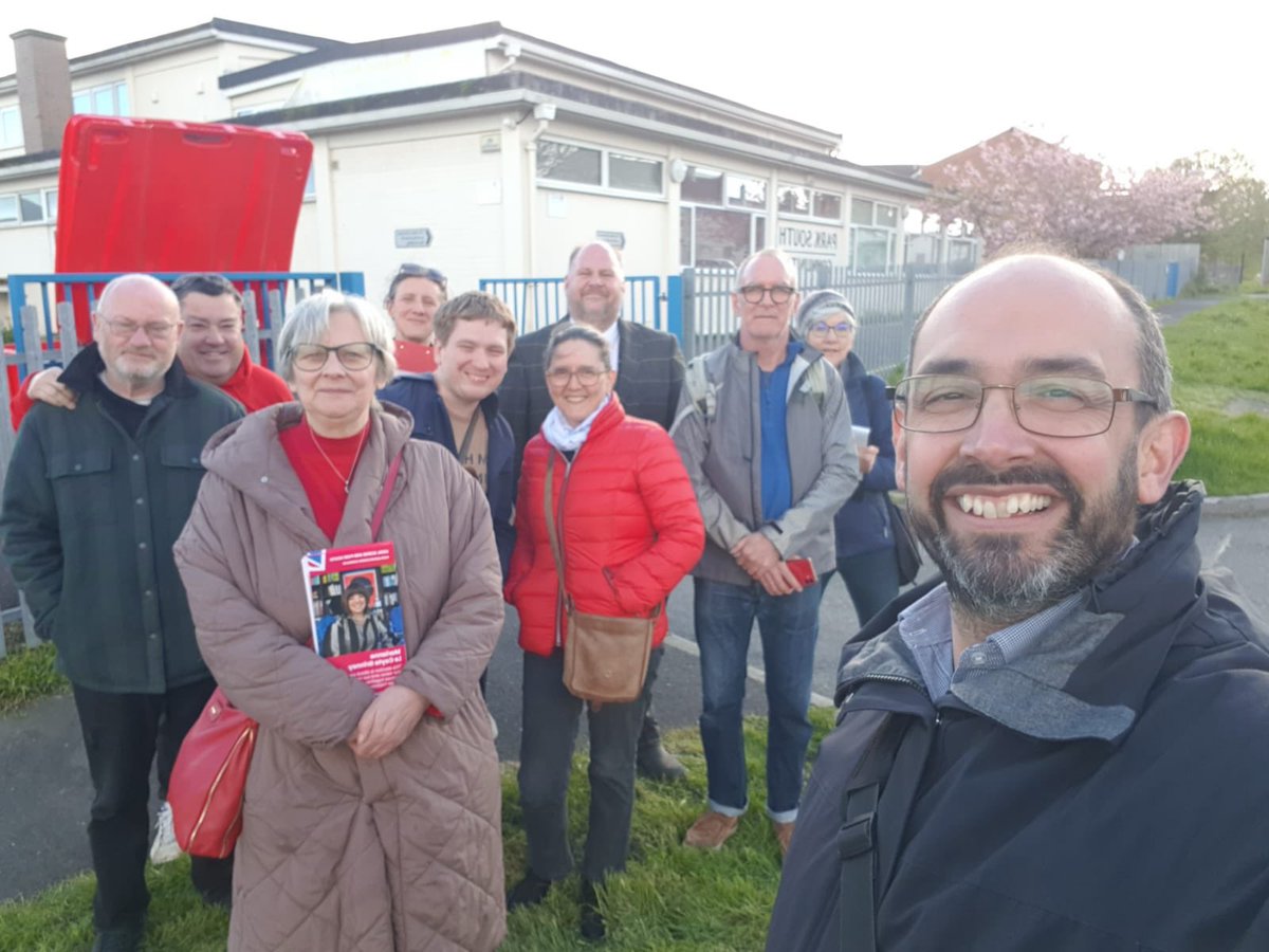 Great to be out in Liden, Eldene & Park South ward to get @MarianneLeCG elected with @SannSwindon and the Cabinet. She’s an outstanding candidate and great to see the support from her, including Tory switchers to Labour! Plenty of people have already used their postal votes!