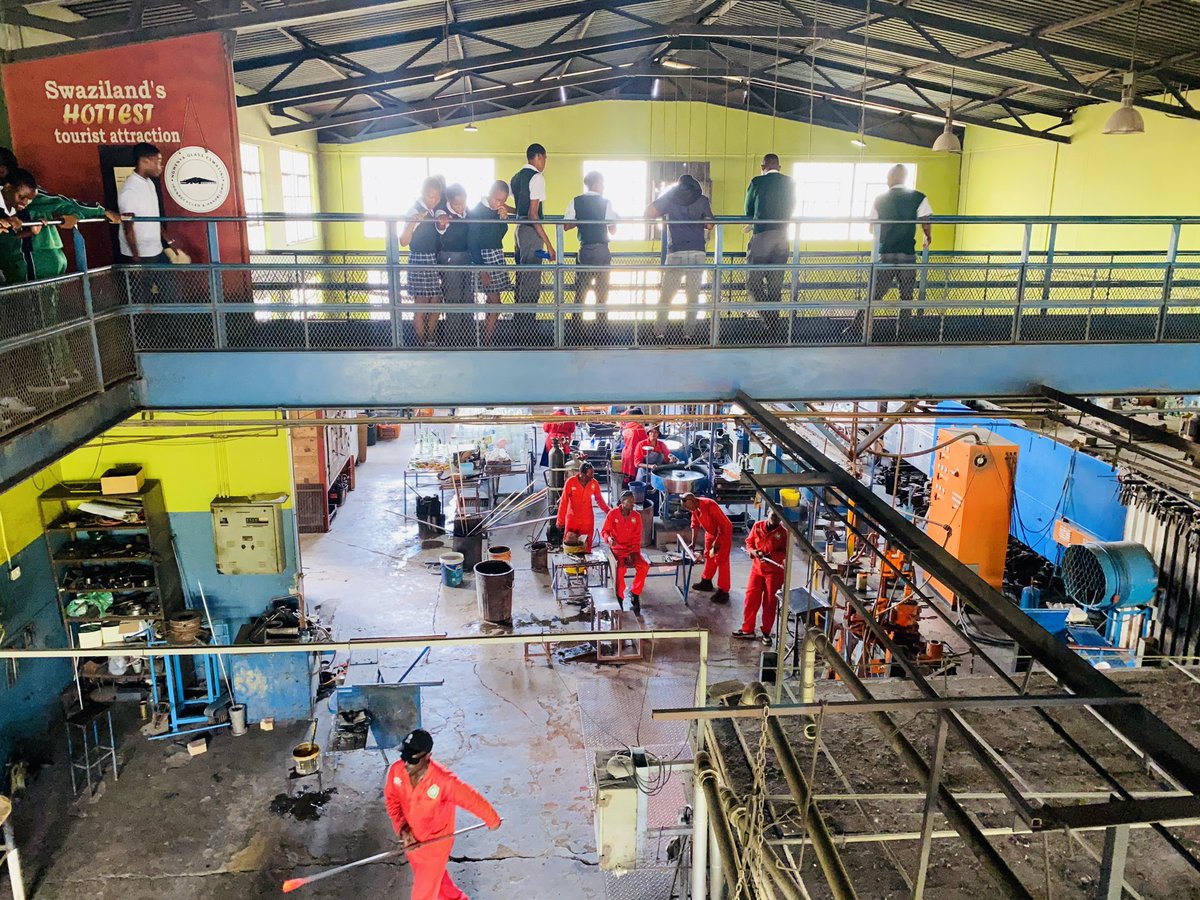 Ngwenya Glass Factory in Eswatini 🇸🇿, known for its exquisite hand-blown glass creations, offers visitors a glimpse into the art of glassblowing, showcasing stunning glassware made from recycled materials.

#ThisIsAfrica #VisitAfrica