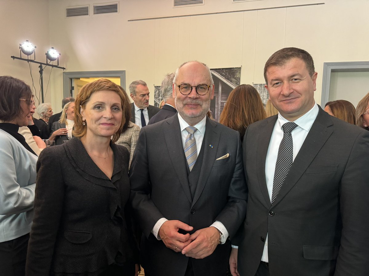 y_ylber's tweet photo. Today on the celebration of the 20th anniversary of Estonia's membership in the EU and NATO!
#President of Estonia
#Estonian Embassy in Berlin https://t.co/tQU60PL5mP