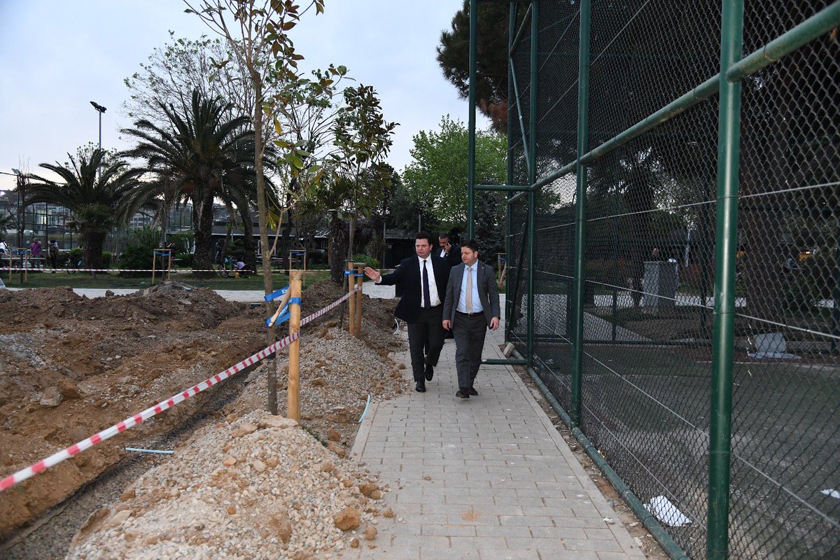 mesutkosedagi's tweet photo. Kalamış Parkı'nı ziyaret ederek saha incelemelerinde bulunduk. Parkımızın bakım ve düzenlemeleri için çalışmalarımızı sürdürüyoruz. Komşularımızın keyifle vakit geçirebileceği, yeşil alanlarımızı korumaya devam edeceğiz. https://t.co/iAUDVsRcDd