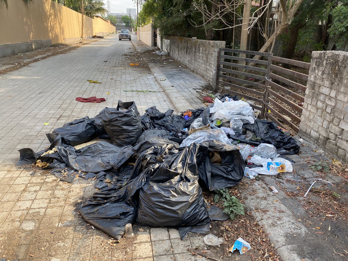 ritus75's tweet photo. Great work @SwachhIndore . Complaint raised 3 days back. All you did was organised the rubbish on side and left it there only. kudos to our respected mayor Sahab @advpushyamitra 
Indore is really rocking in cleanliness @KailashOnline @PMOIndia @CMMadhyaPradesh https://t.co/KMoSsmsyAd