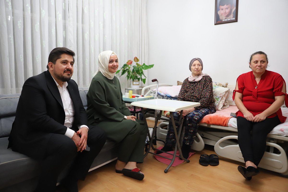 Başkanımız @drbetulsayan 15 Temmuz Şehidimiz Necmi Bahadır Denizcioğlu ve şehidimiz Halil Seber’in ailelerini ziyaret etti.