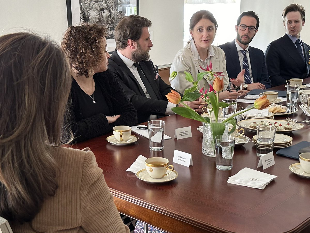 The United States unequivocally condemns antisemitism. Productive conversation today with representatives of @WorldJewishCong during their visit to Ljubljana. We applaud their efforts on this important issue. Special thanks to @RobertWaltl for his incredible community leadership…