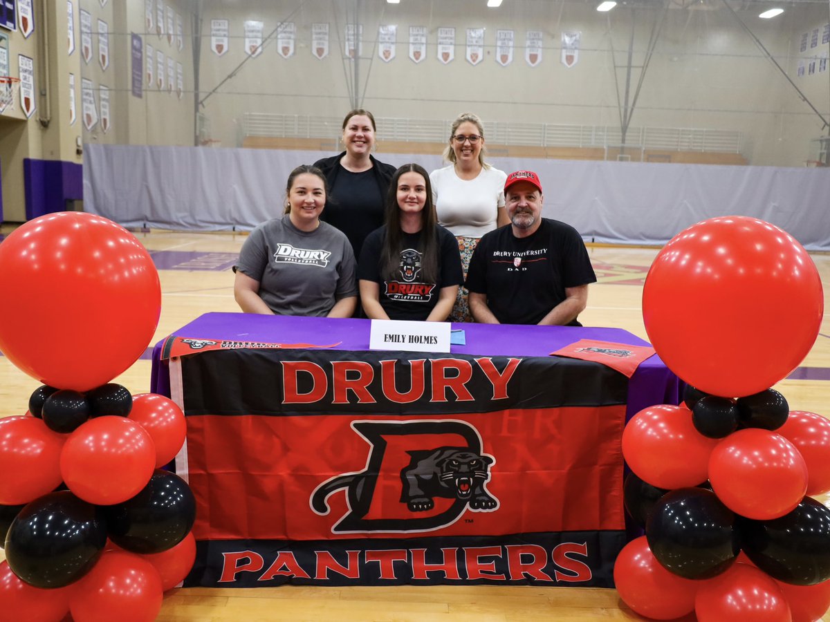 Congratulations to Emily Holmes ‘24 on signing to continue her academic and volleyball career at Drury University! We are so proud of you!