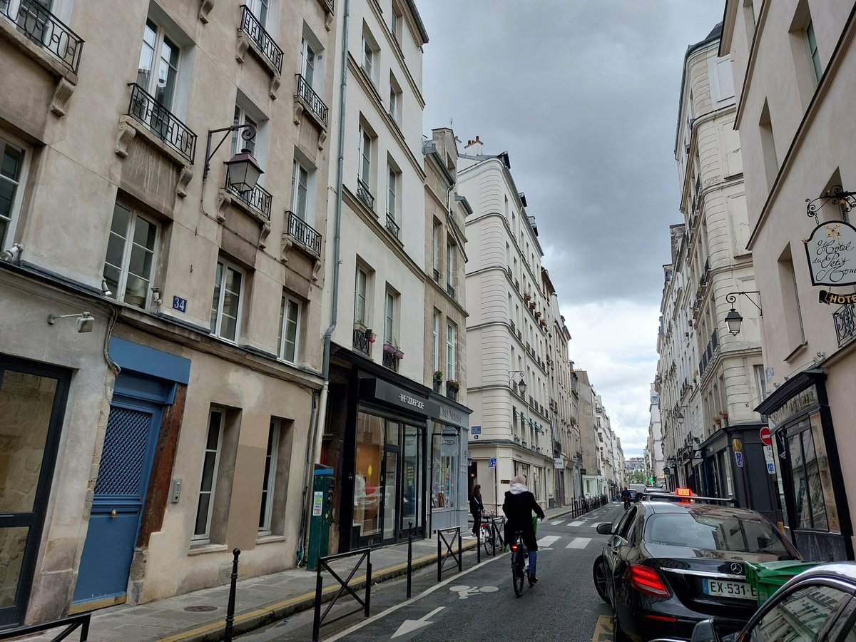 Coup de feu et soupçons de proxénétisme dans un appartement du Marais à Paris ➡️ l.leparisien.fr/HlAo