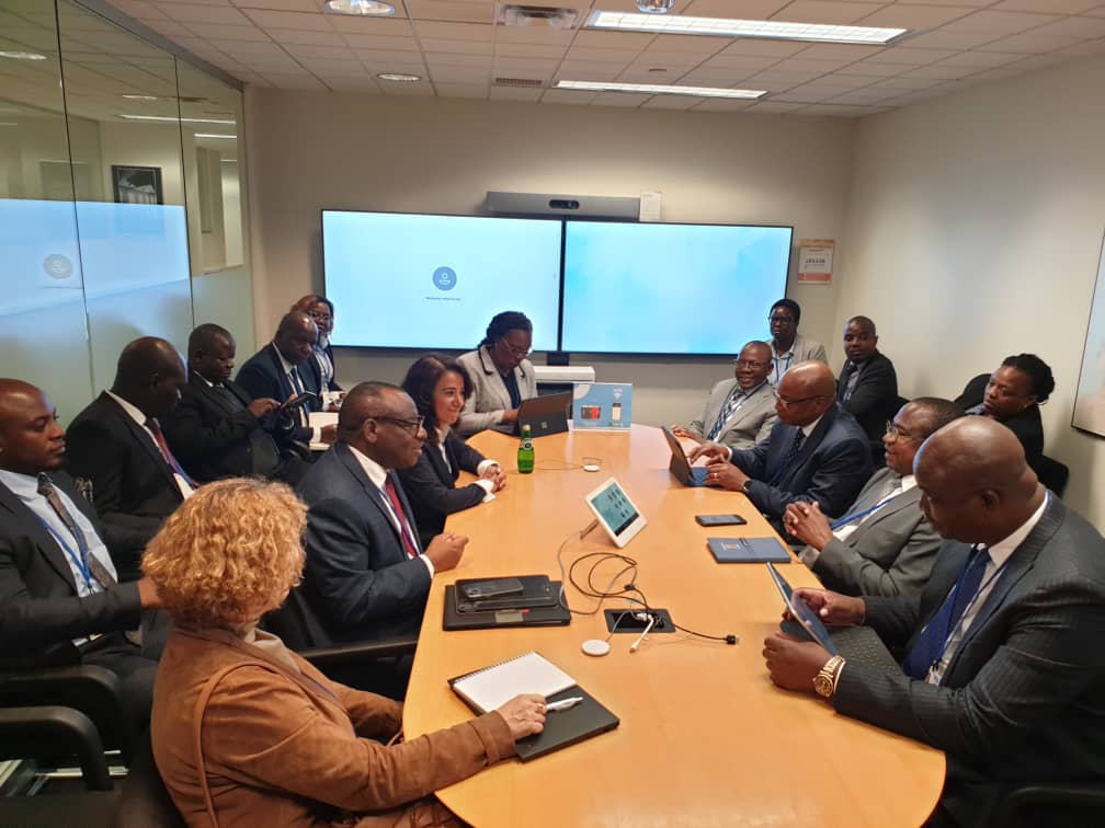 ECA_OFFICIAL's tweet photo. #SpringMeetings2024: Exec.Sec. @claverGatete
&amp;🇿🇼Zim Fin Minster @MthuliNcube commit to amplify Africa's voice at #Summitofthefuture &amp; implement #CoM2024 outcomes, focusing on #ClimateAction - enhancing support for #CarbonTrading, access to climate funds, &amp; global financial reform https://t.co/NULWuJX0am