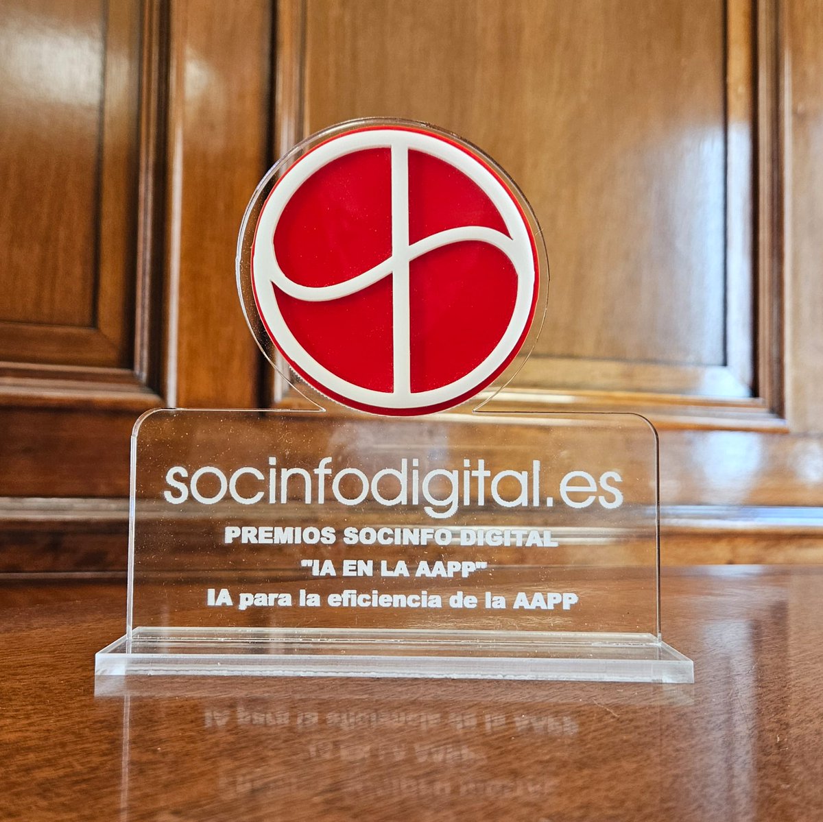 🏅@justiciagob ha recibido el premio #Socinfo Digital por la creación de una estrategia en #InteligenciaArtificial para verificar el contenido de los documentos jurídicos. ✅Seguimos impulsando una Justicia innovadora, para toda la ciudadanía. mjusticia.gob.es/es/institucion…