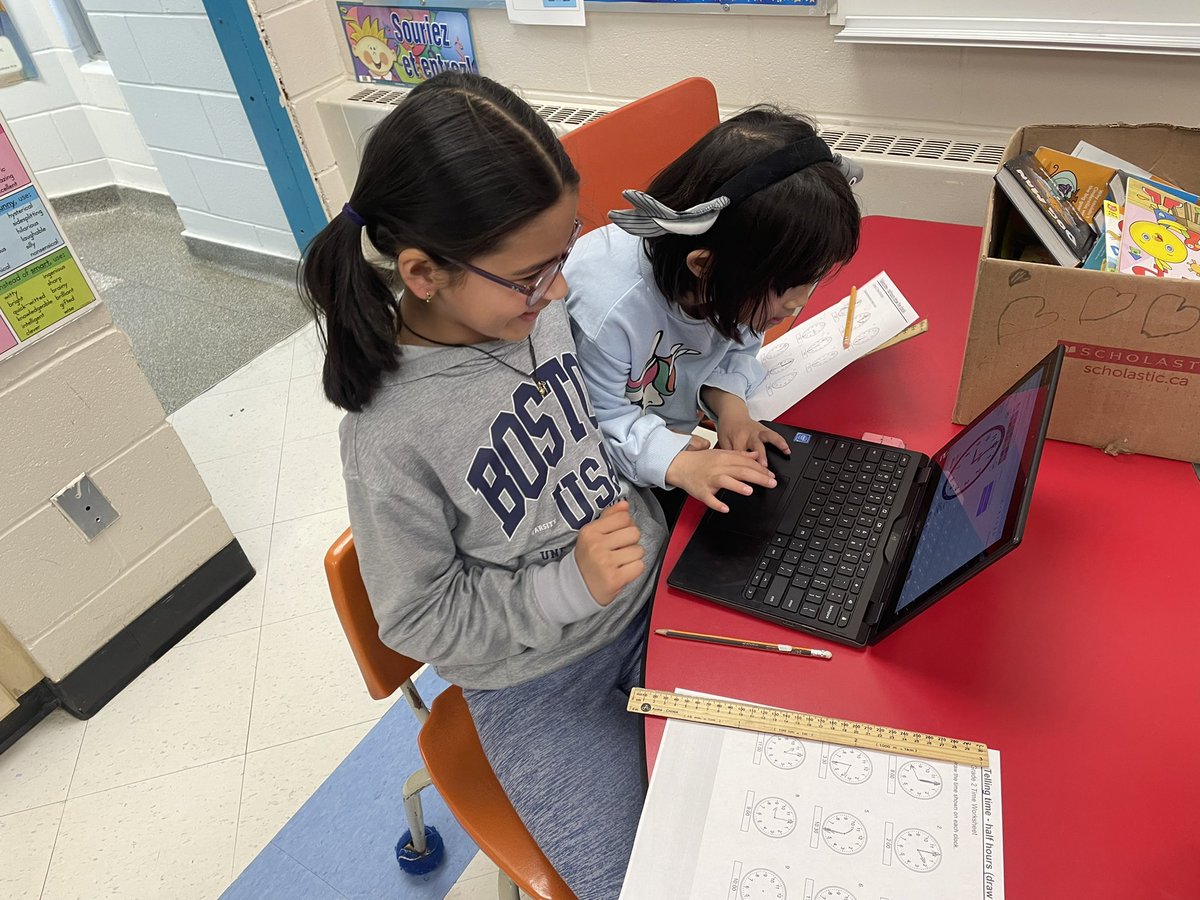 MarkMcEnery's tweet photo. Today my students were using interactive clocks to help them learn how to draw the time on analog clock faces. Good work everyone. Practice makes perfect. @JohnApostleOCSB https://t.co/9XhMkRkJEF
