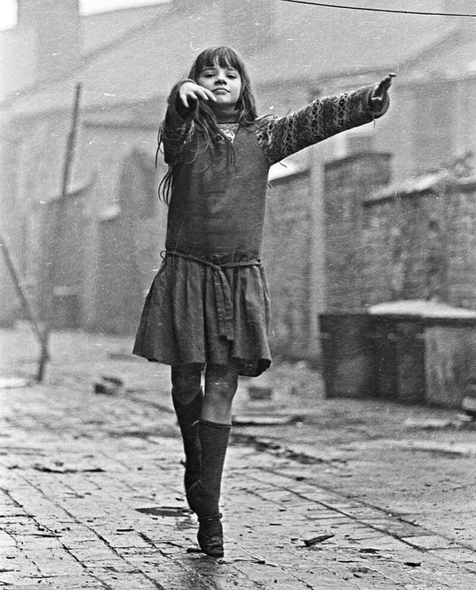 Ballerina girl in Birmingham, 1968 - photograph by Janet Mendelsohn.