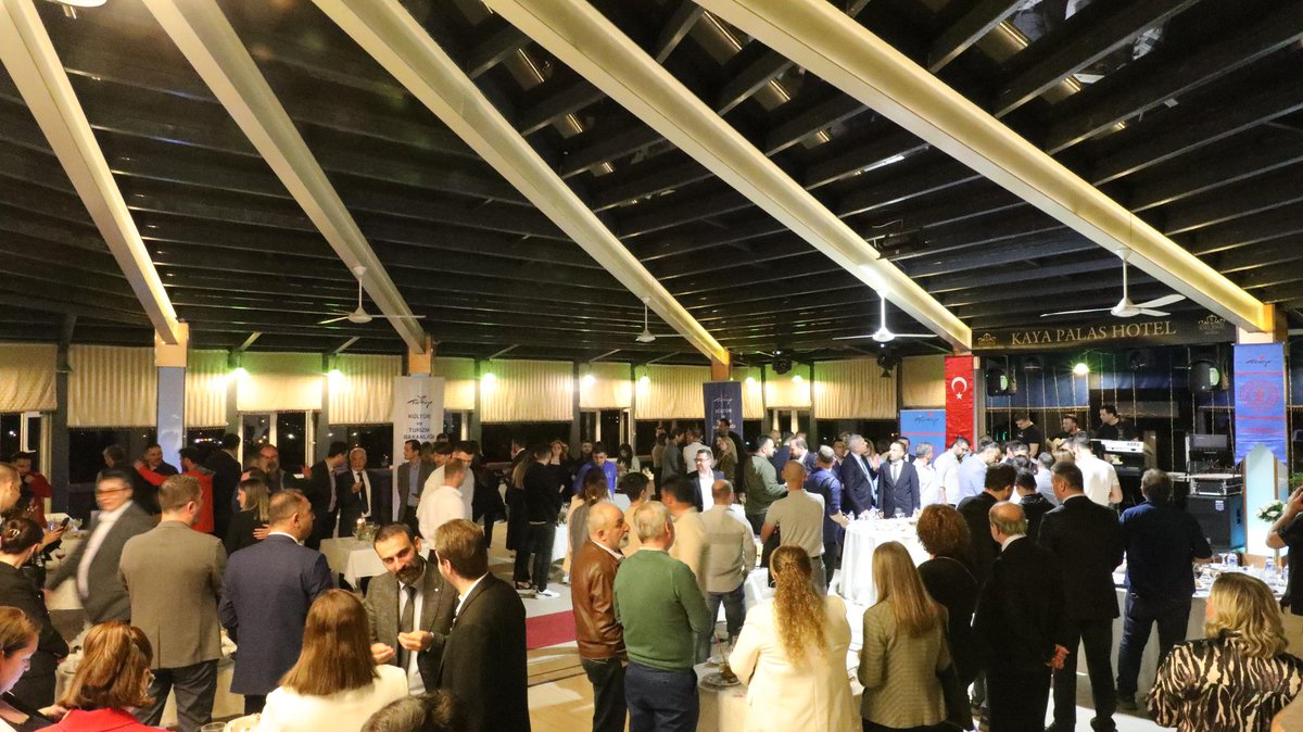 valikirklareli's tweet photo. Valimiz Sayın Birol Ekici, 48. Turizm Haftası etkinlikleri kapsamında düzenlenen "İl Tanıtım ve Geliştirme Kurulu ve Turizm Paydaşları" Resepsiyonuna katıldı.
#Turizm #Trakya #Kırklareli #İğneada #Longoz #Kıyıköy
#FatihDökümhanesi
#Huzur #SaklıCennet #Yeşil #Mavi
#AgroTurizm https://t.co/GqyH92Rhzd