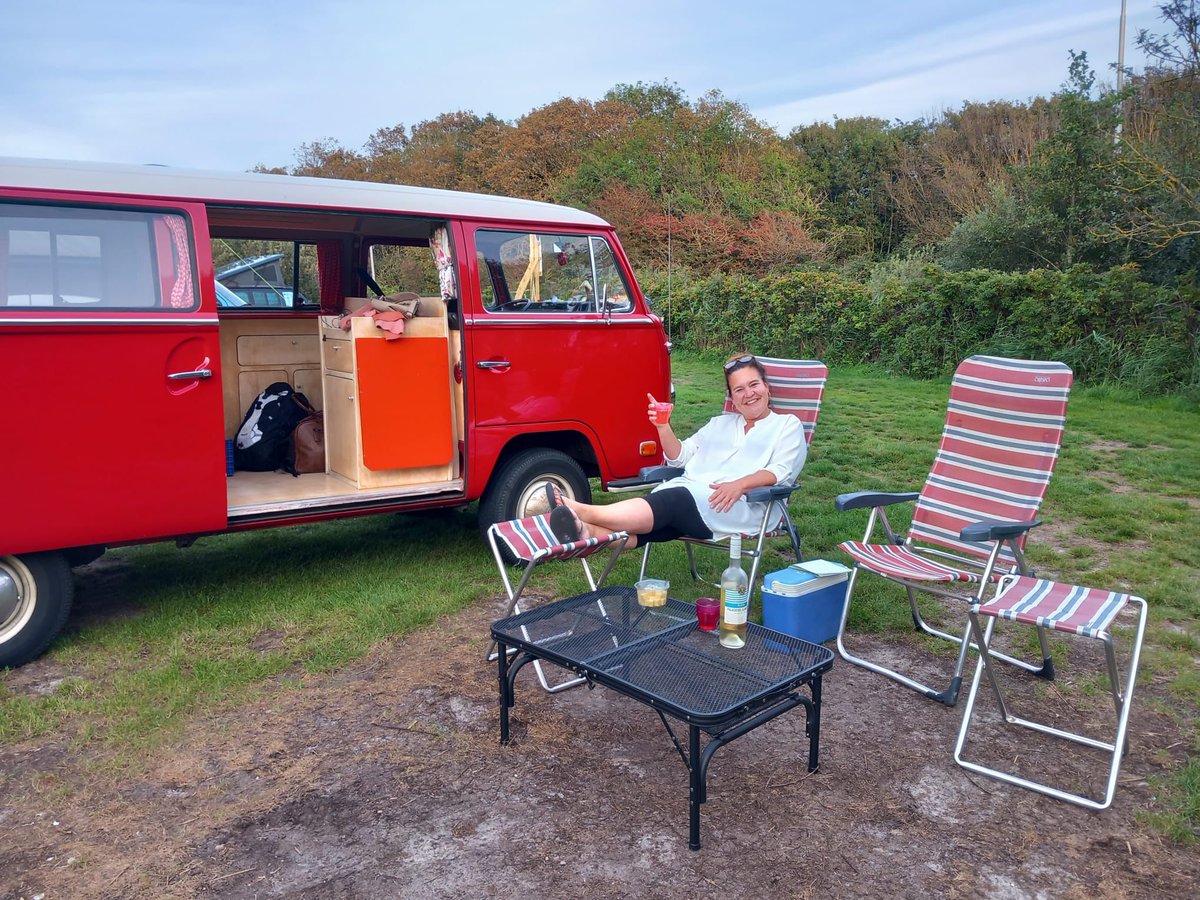 vans_vintage's tweet photo. Aanrader: op pad met Rode Roos tijdens Hemelvaart! #RODEROOS #VWT2 #VWLOVE #RELAX #STIJLVOLKAMPEREN #HEMELVAART #RETROCAMPER #AIRCOOLED #STIJLVOLTOEREN #NEDERLAND #GAEROPUIT2024❣️ https://t.co/vg7arBsKaF