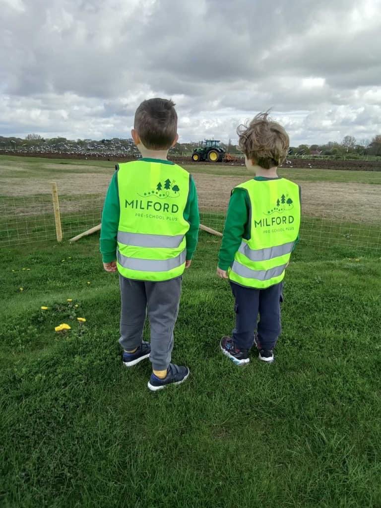 The children were excited to see not one but two tractors on our walk to the park today!!And it was amazing to hear and see all the Crows cawing in the rotivated soil! I have never seen so many at one time! What a great sight to see. @RSPB_Learning @NewForestSussed #milfordonsea