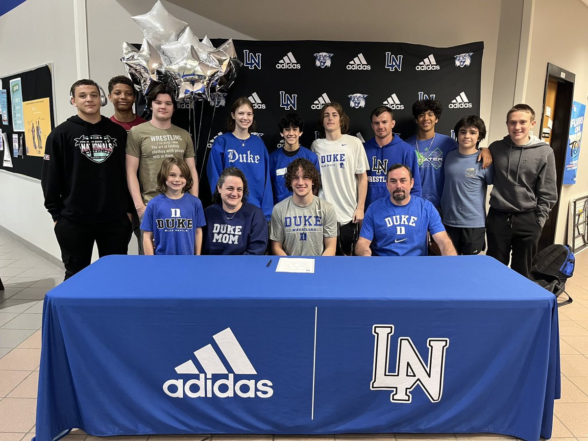 ✍️✍️ Congratulations to Eli Murray on signing with Duke! It’s always a great day at #TheLake!! @DukeWRES