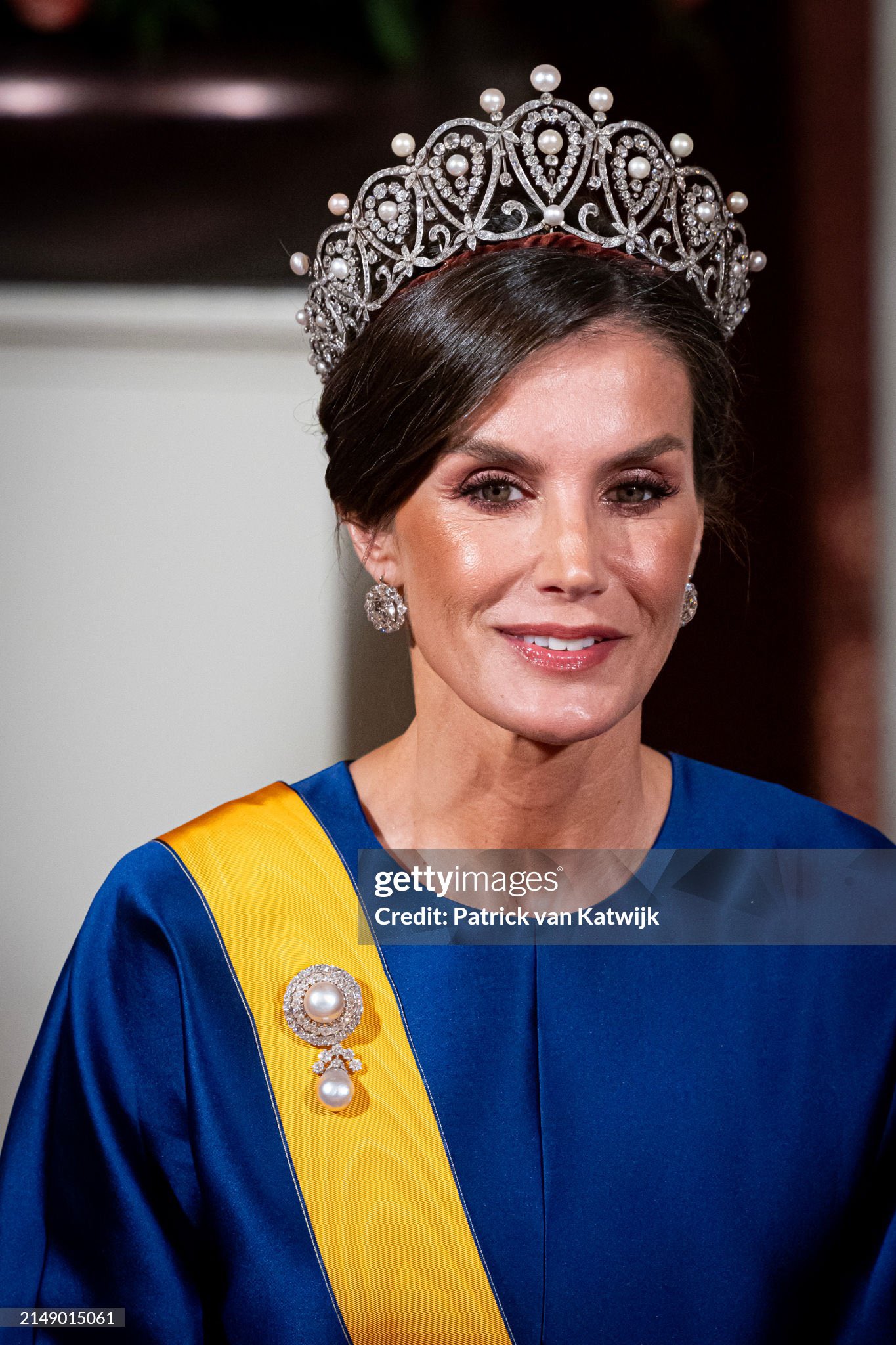Royal News Network on X For those wondering Queen Letizia is wearing the Spanish Cartier Diamond Loop Tiara. It is one of the largest tiaras in the Spanish collection fitting for the
