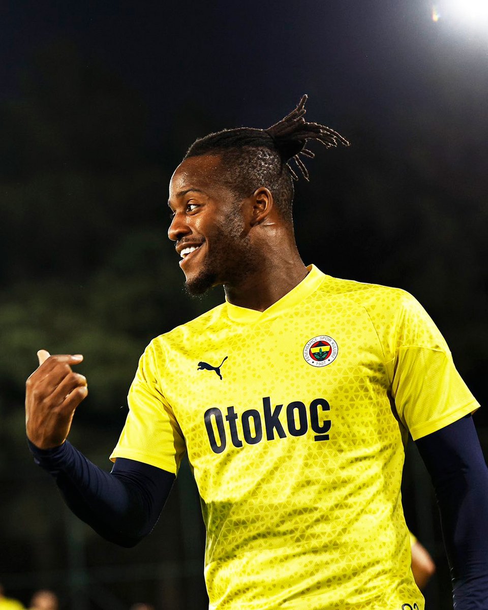 🦇 Michy Batshuayi 😃 🟡🔵 On the scoresheet tomorrow? 👀 📸: @Fenerbahce || #UECL