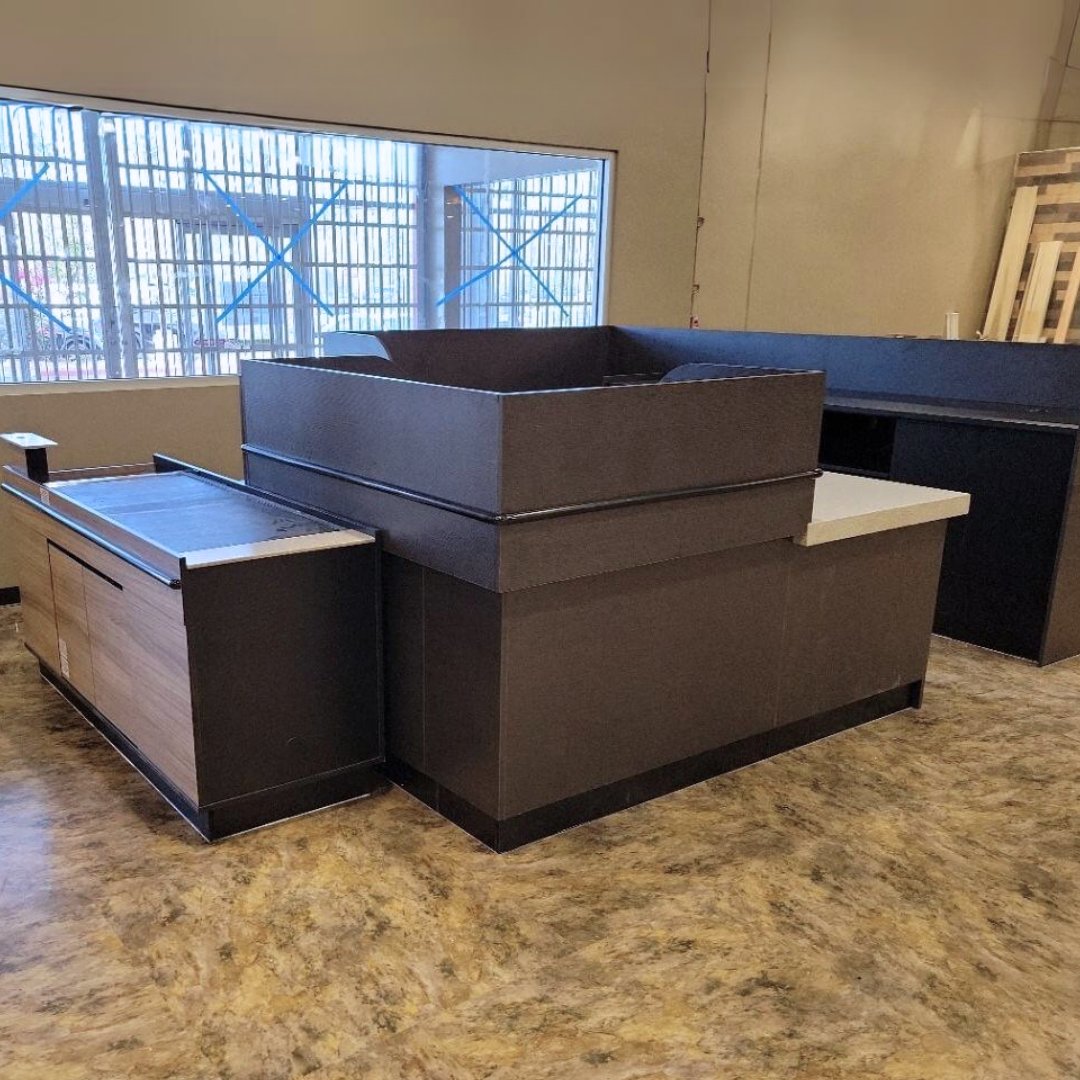 jayworksusa's tweet photo. Transforming spaces one display at a time! Our team recently completed an installation of sleek retail displays and workstations, enhancing both functionality and aesthetics. Ready to elevate your retail environment? Contact us! #RetailDesign #DisplayInstallation #Workstation https://t.co/JVhtMTiZwK