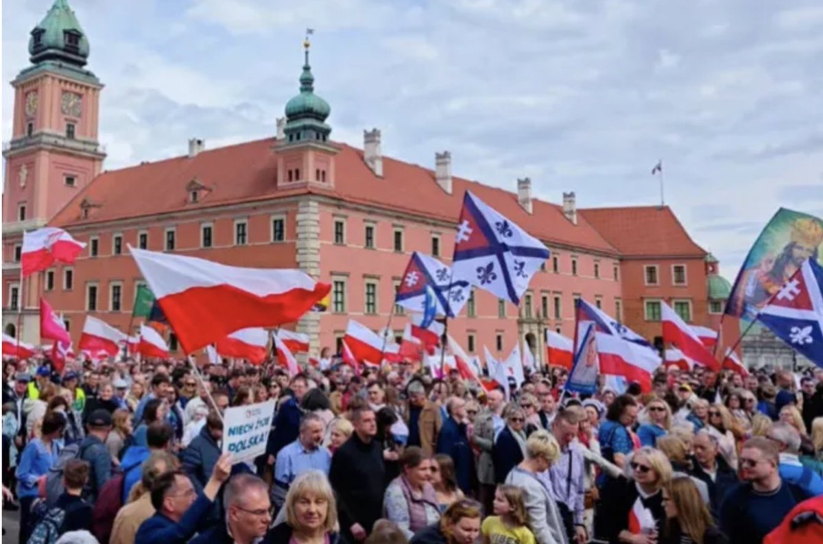 Wow! 50,000 #MarchForLife in Poland  🇵🇱 as its parliament considers legalizing abortion. tinyurl.com/947zf34u