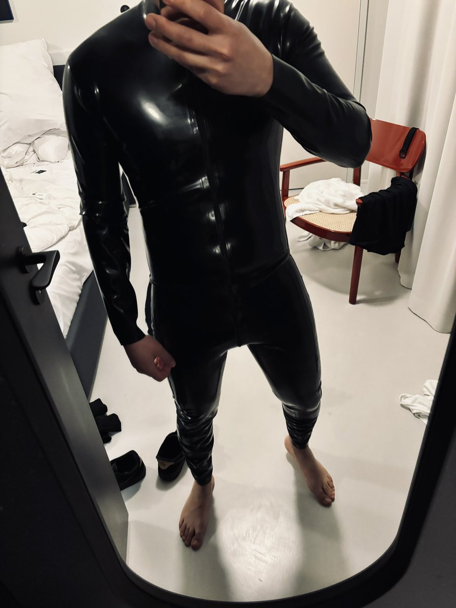 raphtorres168's tweet image. i need hard domination 
#rubber,#gayslave,#puppyplay
