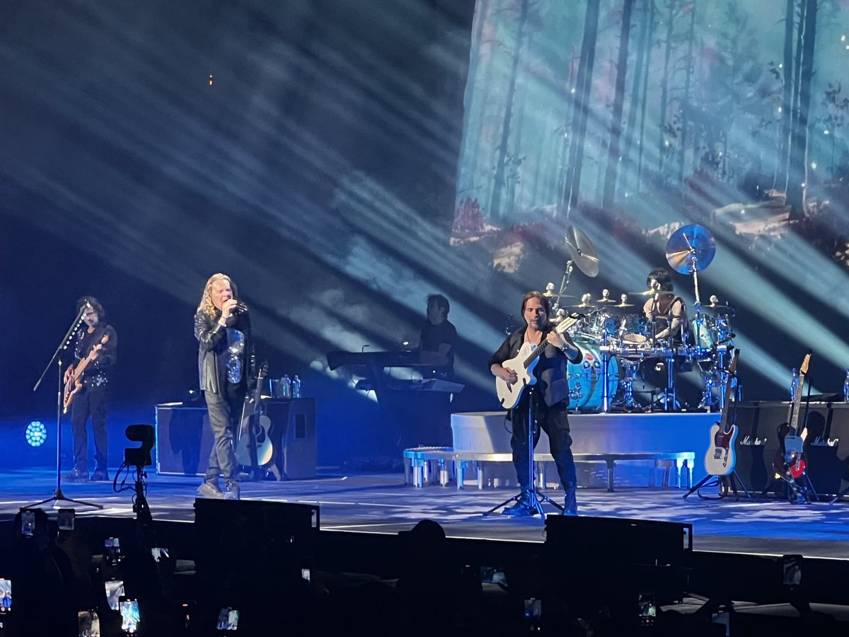 Another concert for the record 👌 Maná was a lot of fun! 
.
.
.
#mana #movistararena