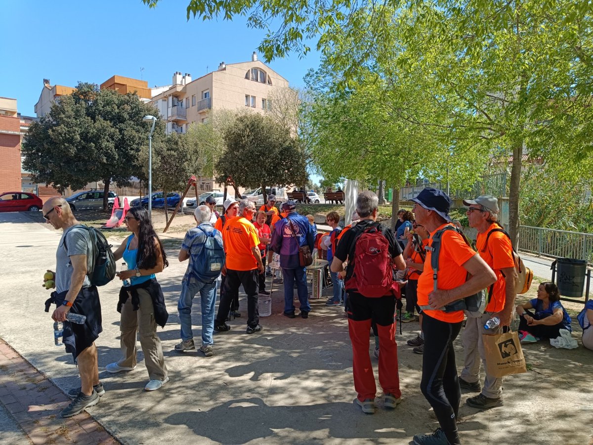 MansUnidesV's tweet image. Diumenge passat vam celebrar la 41a edició de l'Excursió Popular de Granollers, amb una participació de 165 persones ❗

Des de #MansUnides vam entregar entrepans, aigua i fruita als participants 🥖🍎.

Moltes gràcies a totes i a tots per la vostra solidaritat 🤝