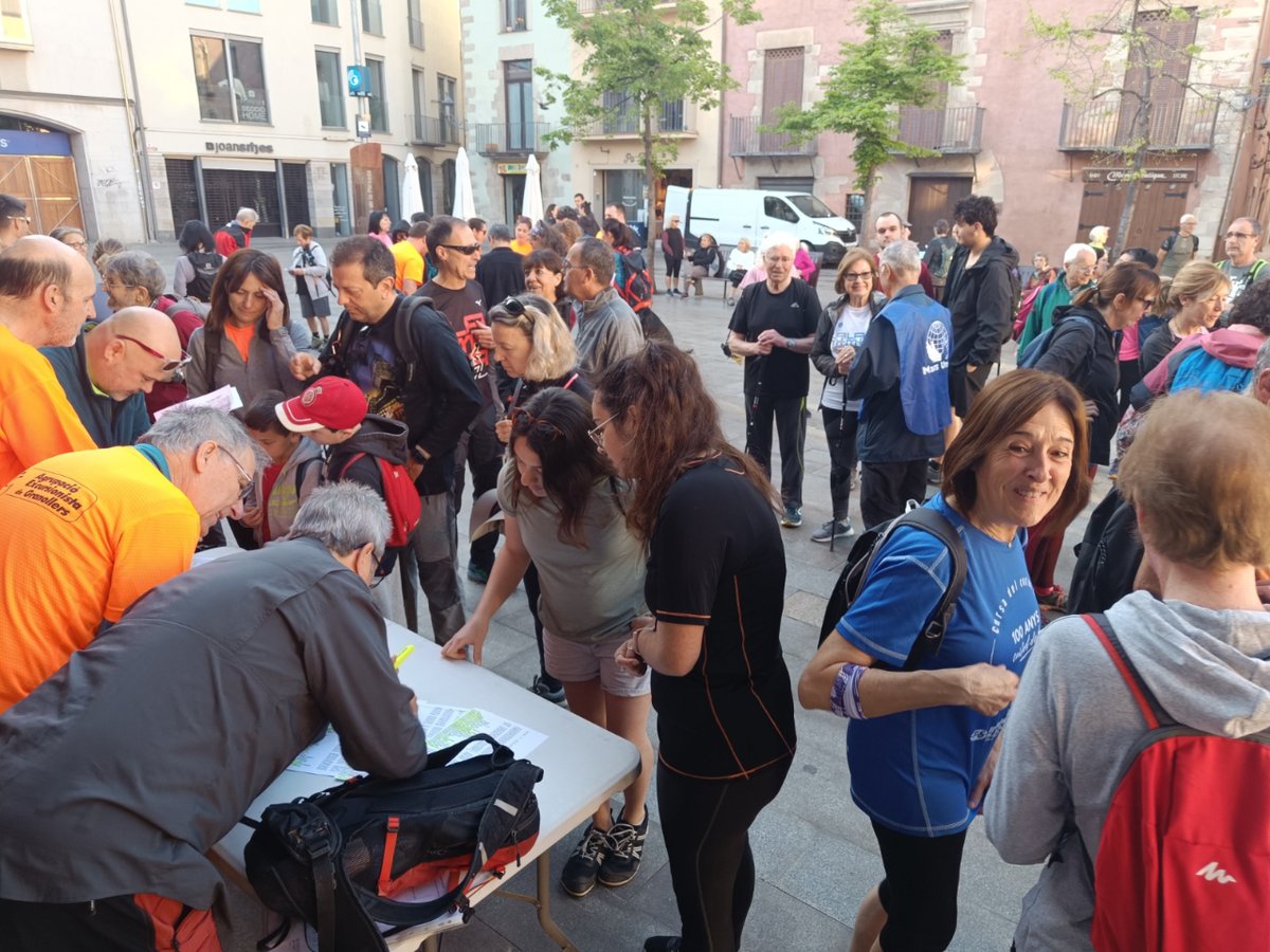 MansUnidesV's tweet image. Diumenge passat vam celebrar la 41a edició de l'Excursió Popular de Granollers, amb una participació de 165 persones ❗

Des de #MansUnides vam entregar entrepans, aigua i fruita als participants 🥖🍎.

Moltes gràcies a totes i a tots per la vostra solidaritat 🤝