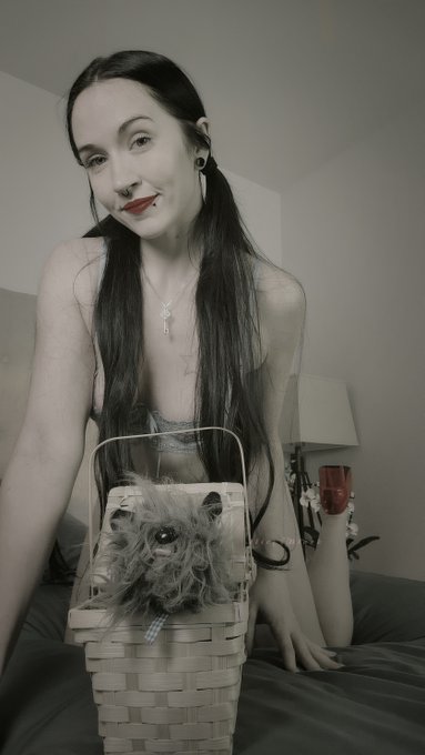 Get some deals &amp; Vote for me in the   Monochrome Madness Contest @manyvids  *Today!* April 17th 3 PM<a href="/tag/throne"class="tags"><span>#throne</span></a><a href="/tag/wishlist"class="tags"><span>#wishlist</span></a>