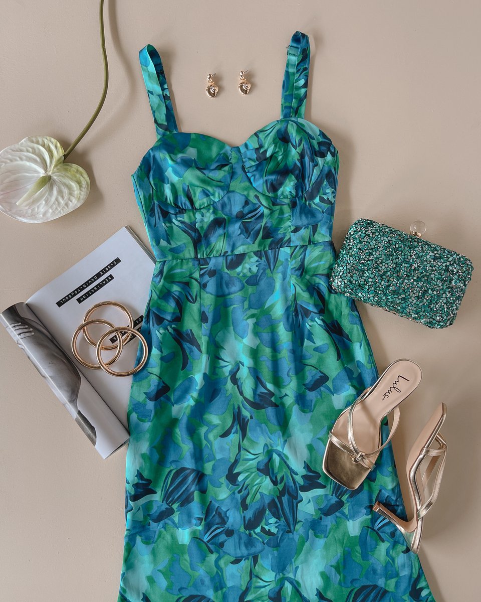 definitely s(teal)ing this stunning dinner look for our next tropical vacay 🍹🌴✈️ where are you headed this summer? let us know in the comments! #lovelulus #datenightoutfit #vacayvibes #cocktaildress