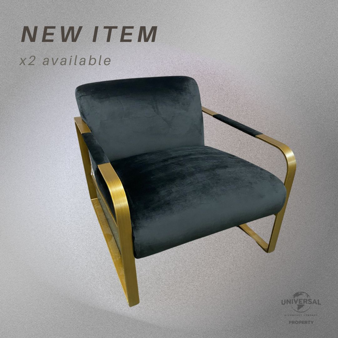 UniStudiosLot's tweet photo. New Arrivals! ✨ Some new furnishings and glassware have arrived at the Universal #Prop department! These pieces are perfect for a modern and swanky set!
#UniProps #Furniture #handprops #proprental https://t.co/Tesp9TtLwK
