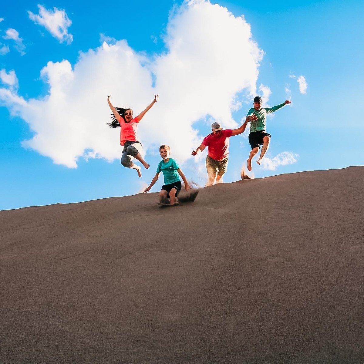 This is how we feel knowing National Park Week is right around the corner👀 It kicks off with a fee-free day on April 20, then the #NationalParkService has a whole week of fun and learning planned! #visitalamosa 📸  @theventuringfive 
#nationalparkweek #greatsanddunes