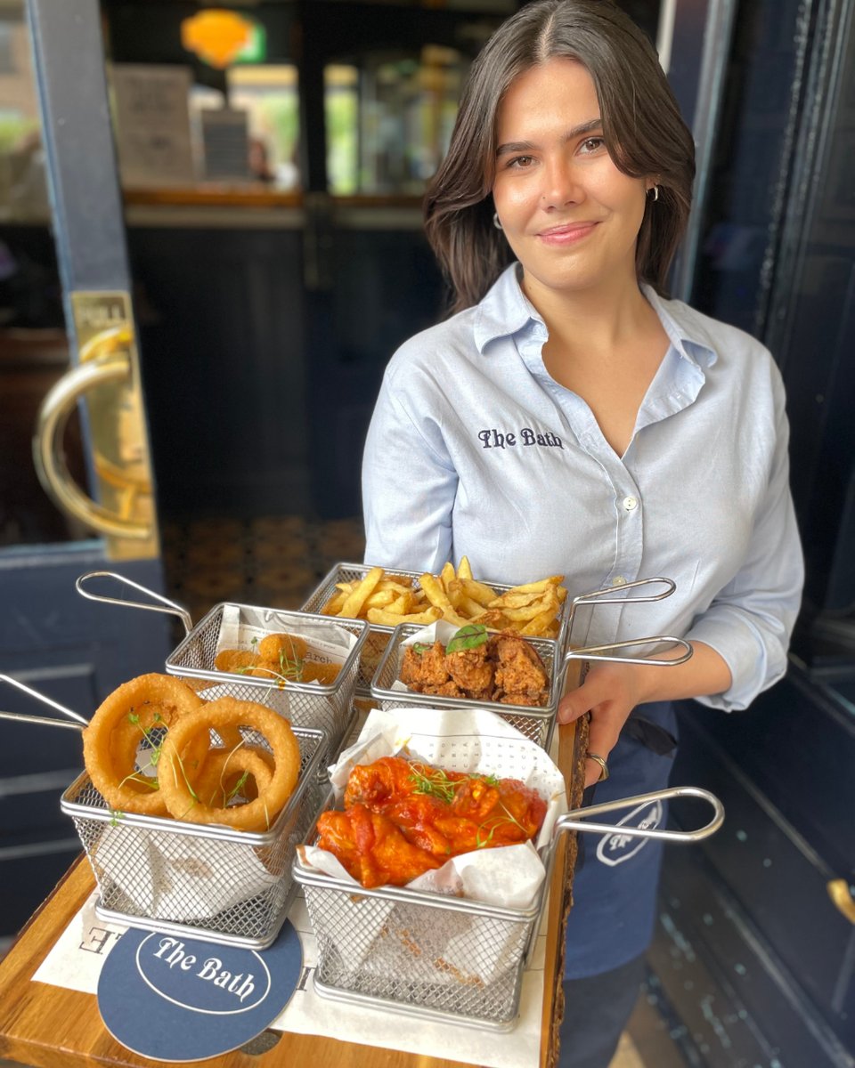 Planning a party? We have delicious platters for groups of all sizes! Contact Cláudia at info@thebathpub.ie for details 

#thebathpub #party #summerparty