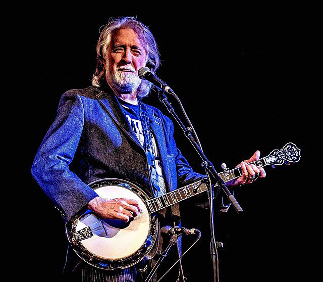 *THIS WEEKEND*
@LetChristy 
Episode 119 ➡️ @JohnMcEuenNGDB 
This week we are joined by the one and only John McEuen.. get yer banjo ready 🪕 
#linkinbio #letchristytakeit #johnmceuen #banjo #nittygrittydirtband #music #artist #folk #bluegrass #stevemartin #johnmceuenrocks