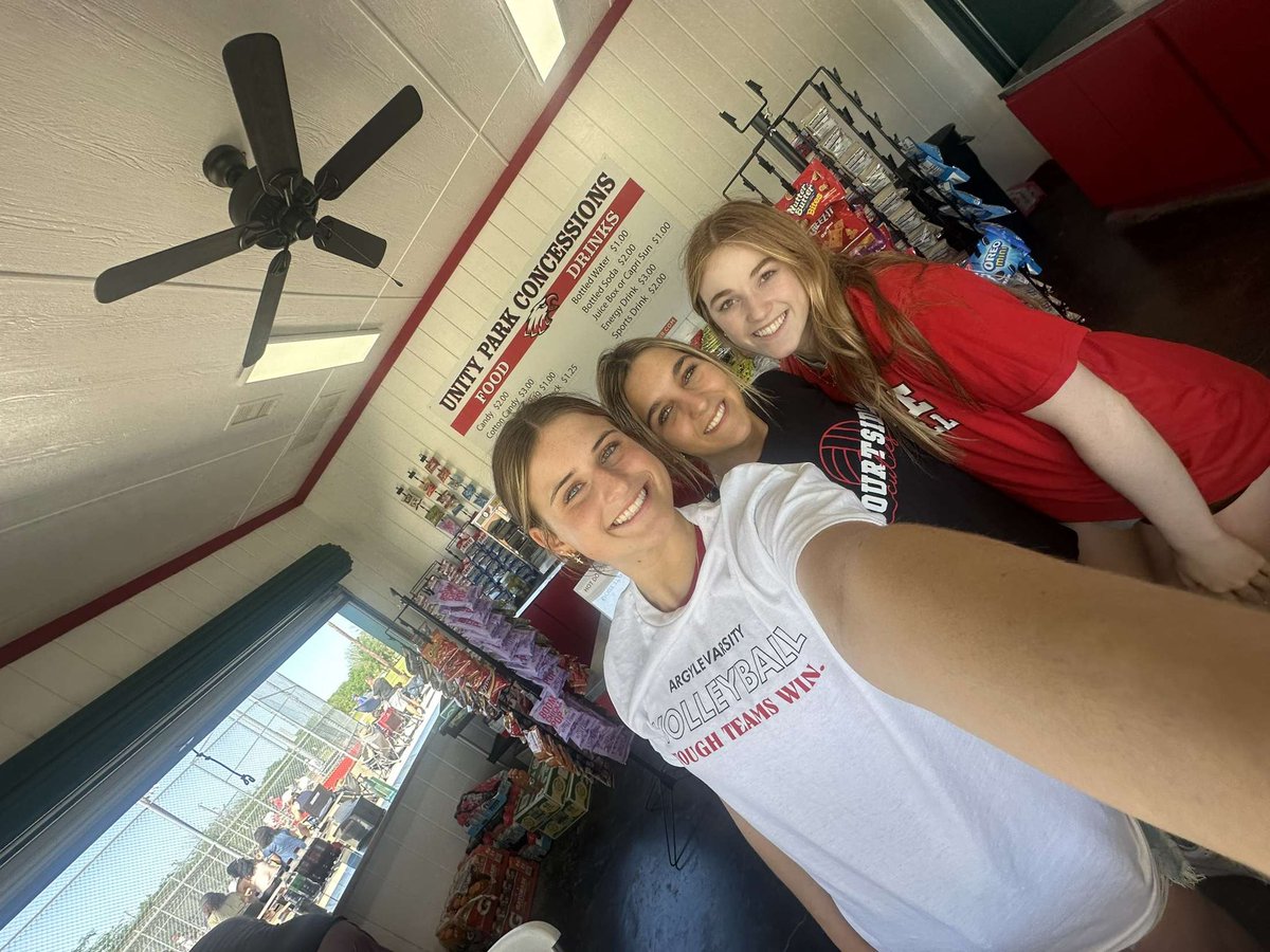 Helped at the youth baseball concessions last weekend! So fun and with my favorites! #serveandreceive @argyleeaglevb