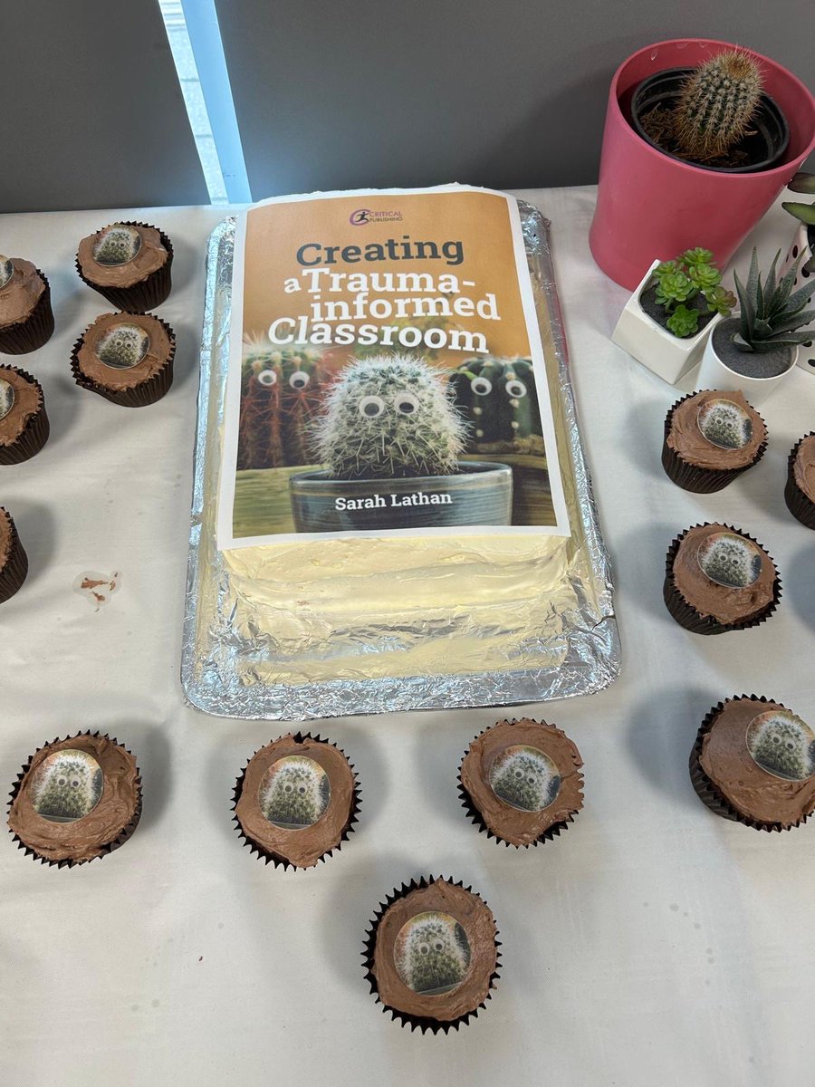 Thank to everyone who came out today to support the launch of ‘Creating a trauma-informed classroom’ @CriticalPub can’t believe I sold out of books! 😱 special thanks to Claire @ Caitlin from @saiaorg and @PaperBallScot for their input and support ❤️