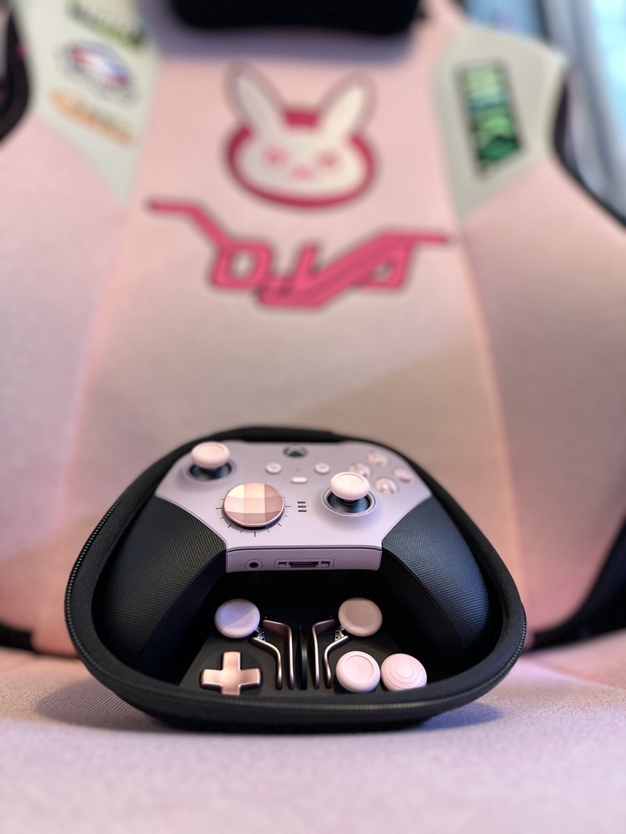 XSofJess tweet media