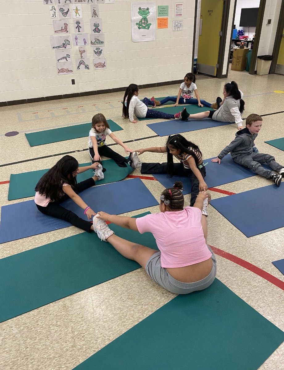 In Units 5 & 6 of the CSP #Flourish Curriculum, learners engage in partner and group movement challenges to practice cooperation, communication, collaboration, and care for others. #mindfulmovement @GutermuthES students show us how it's done!