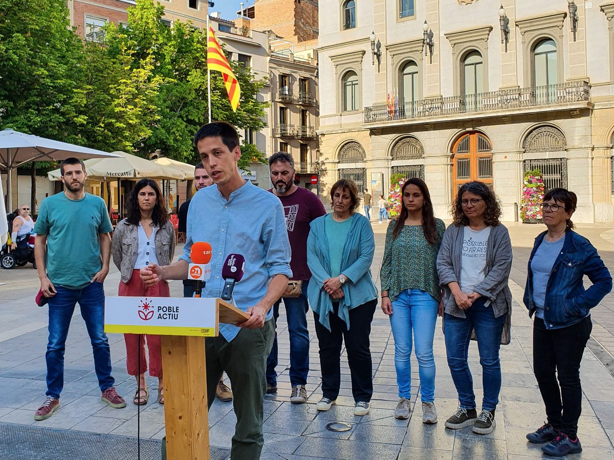 📢 Poble Actiu ha demanat al govern Castells que vetlli pel compliment de les normatives lingüístiques en els establiments comercials de la ciutat. 

📰 Tot el detall a la nota de premsa d'aquesta setmana