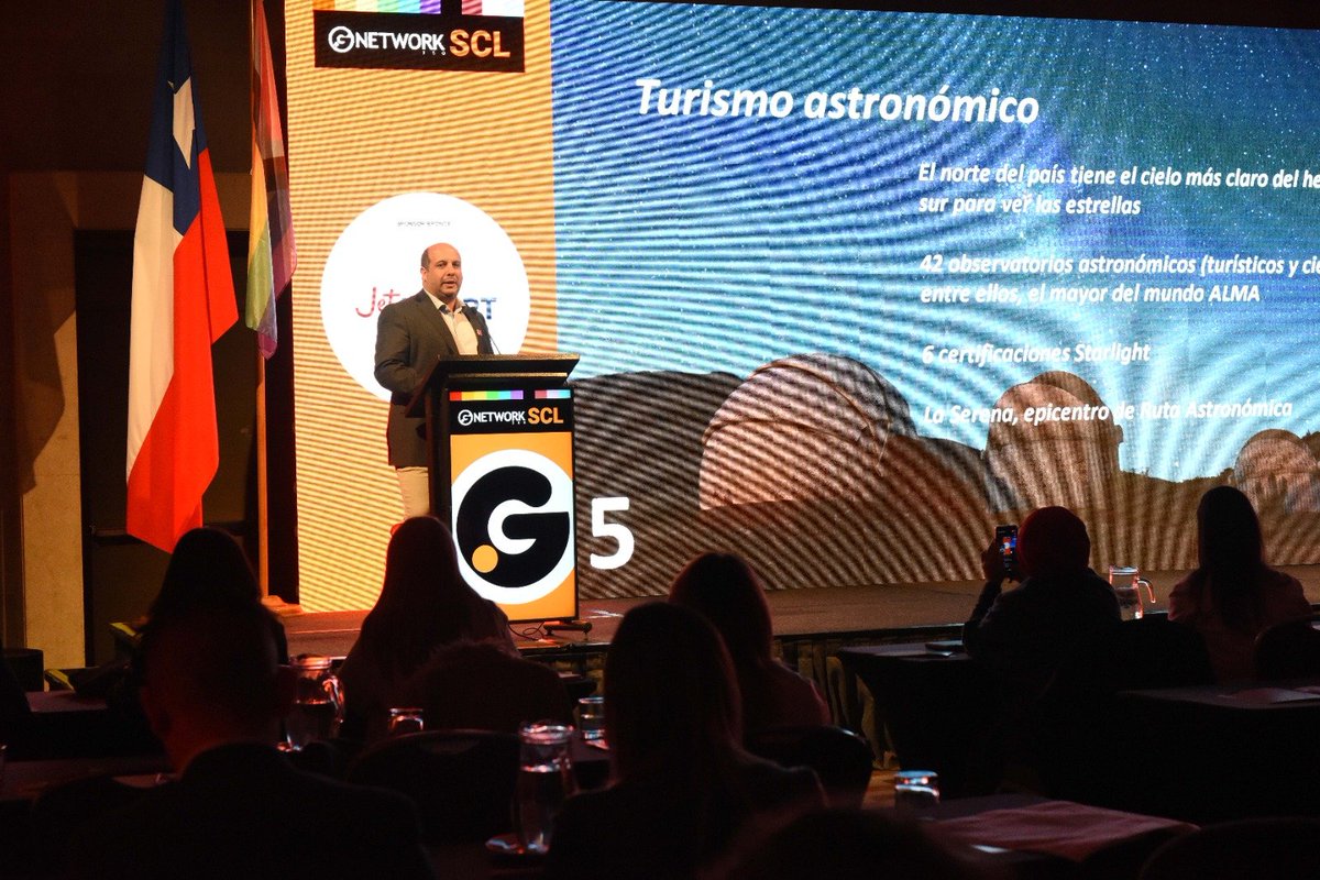 DN @cristobalbnitez expone en la 18 Conferencia Internacional de Negocios y Turismo LGBTIQA+ @gnetwork360, que por primera vez se realiza en Chile para realzar la importancia de los viajeros y viajeras LGBTIQA+.