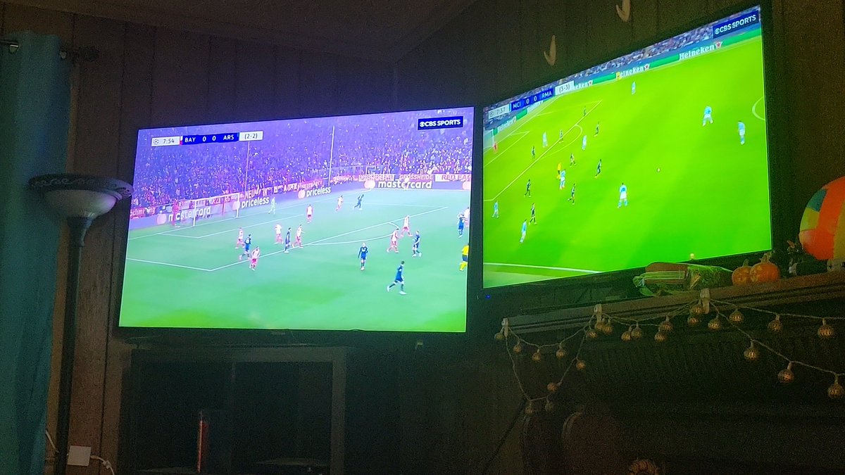 MichelleLloyd40's tweet photo. I have my own version of multiview. 😁😁
Of course, Arsenal gets the big screen. https://t.co/sj1WTkBreh